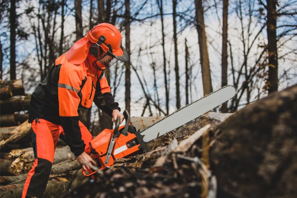 How To Start A Chainsaw